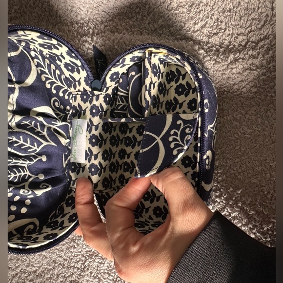 Vera Bradley Travel Jewelry Case . - Picture 7 of 9